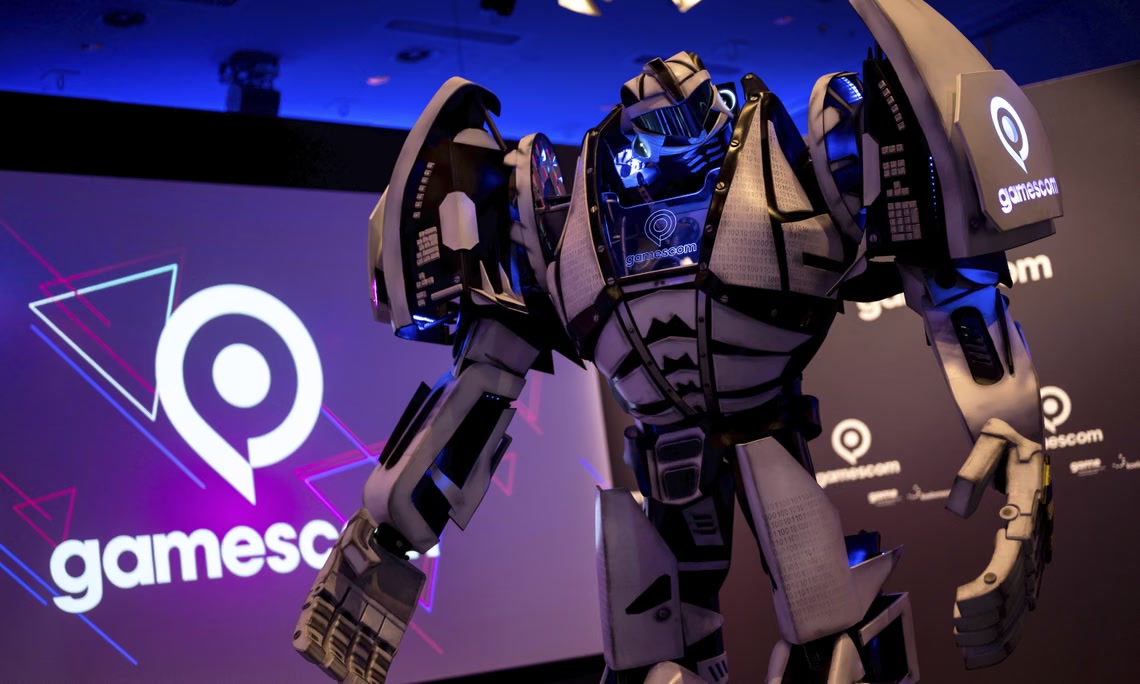 Gamescom show floor
